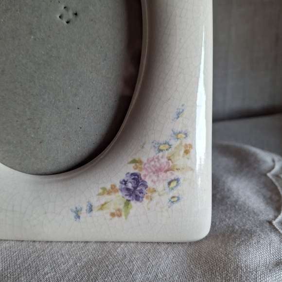VTG Porcelain Crackle Glazed Cottage Core Oval Photo Frame - Picture 3 of 9